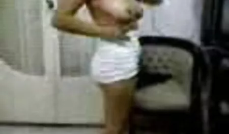 女の子、広い口、茶色の髪とひげを持つ恥ずかしがり屋の男の偉大なセックス エロ 女性 アニメ